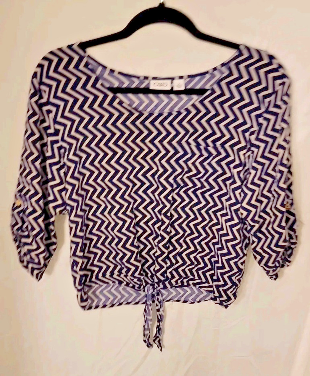 Cato Top Size Medium Blue Geometric Zig Zag Business Casual Blouse Gold Accents